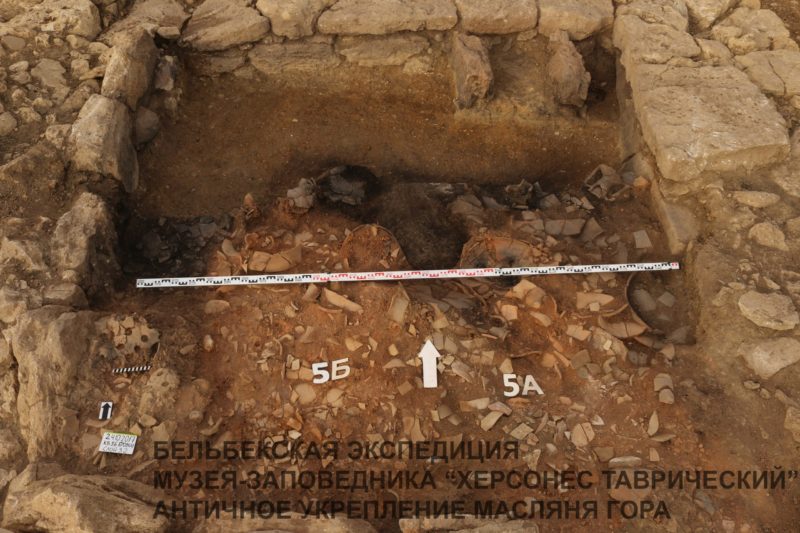 Херсонесские археологи исследуют амфорный склад эпохи Митридата Евпатора