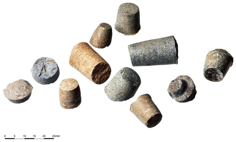 О древних технологиях (на примере каменных сверленых топоров-молотков)