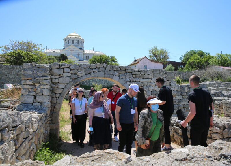 Херсонес посетили студенты из Болгарии, Сербии и Македонии