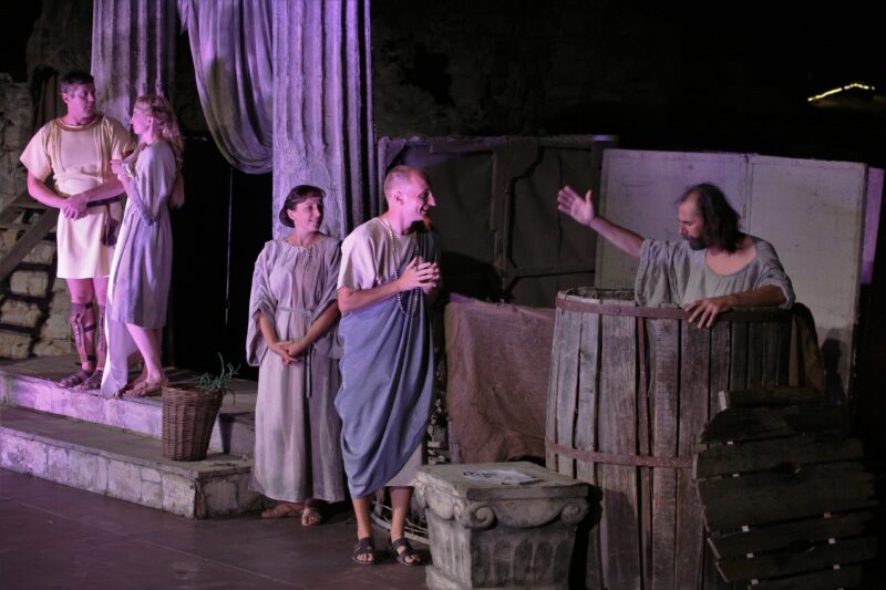 В Херсонесе с успехом прошёл спектакль «Любовь и мудрость Диогена»